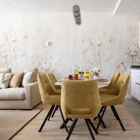 Urban Sky Serviced By P&o Apartment