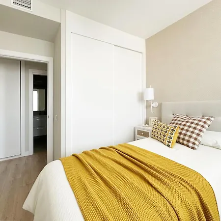 Urban Sky Serviced By P&o Apartment Malaga